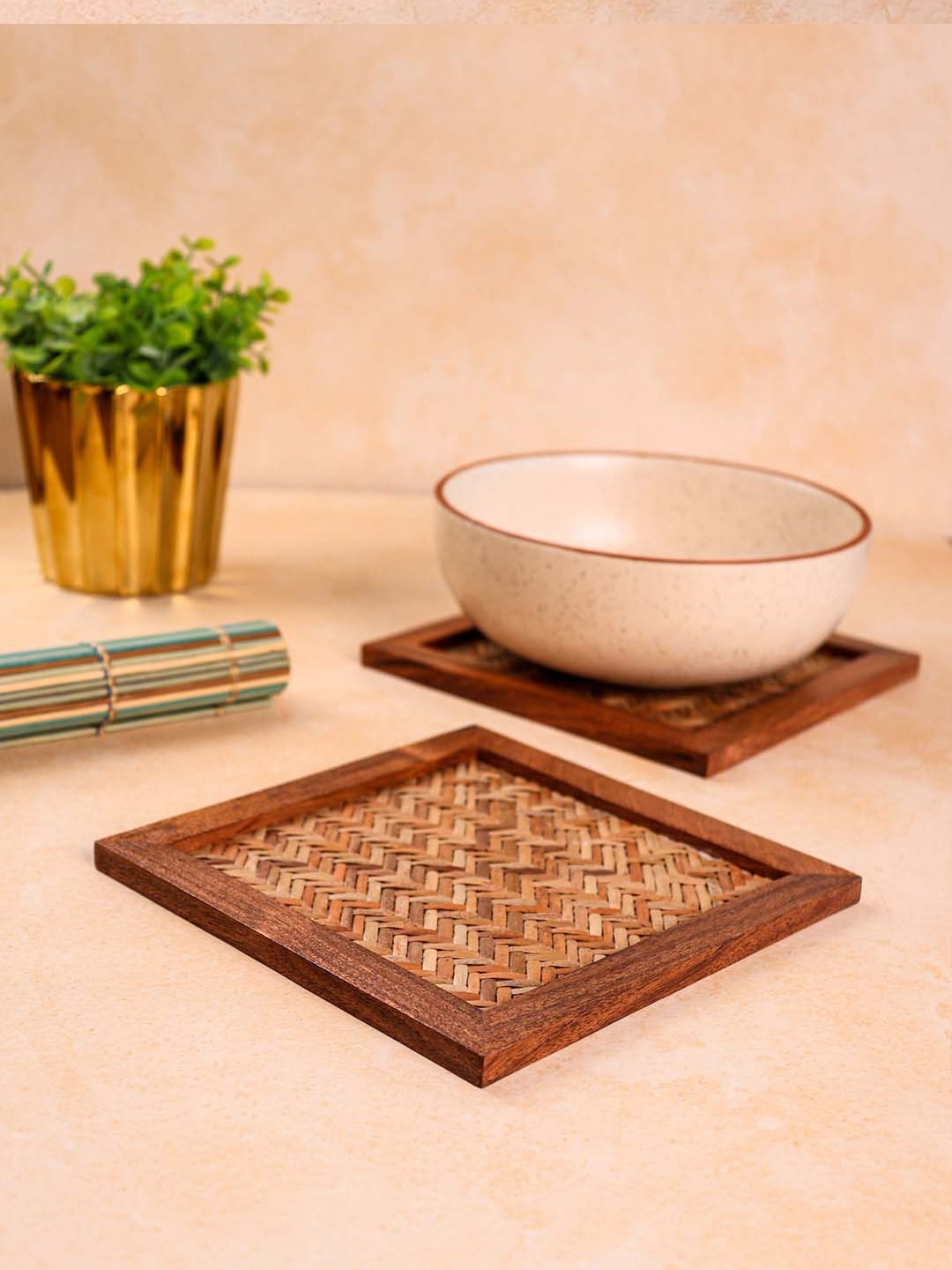 

VarEesha Acacia 2-Pcs Brown Wooden Trivets