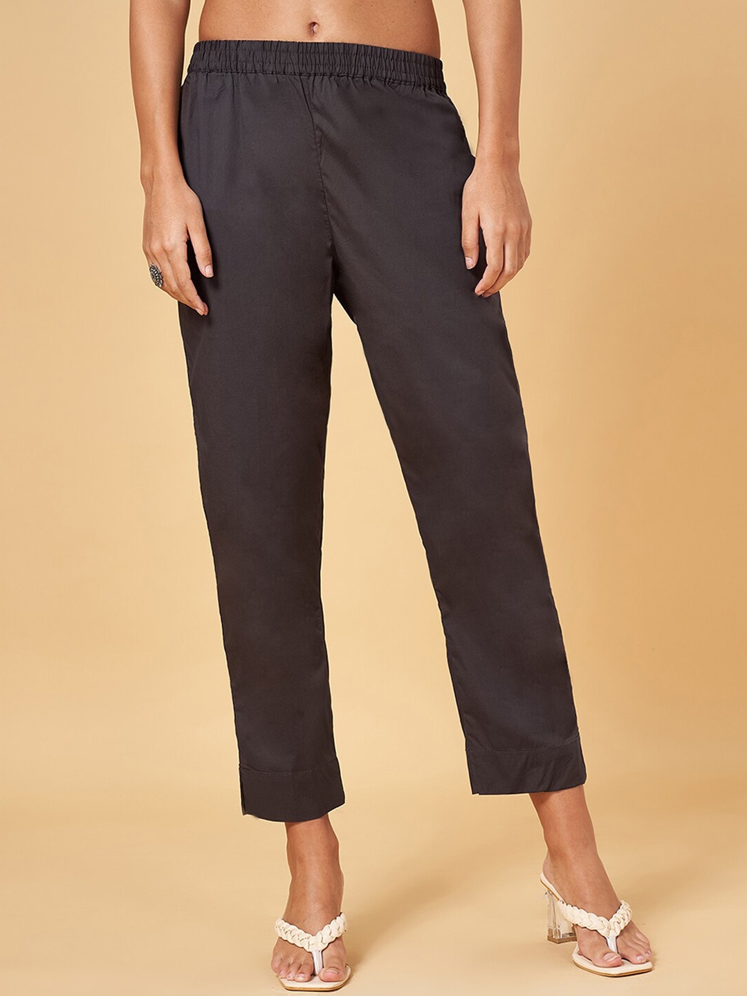 

RANGMANCH BY PANTALOONS Women Mid-Rise Regular Trousers, Charcoal