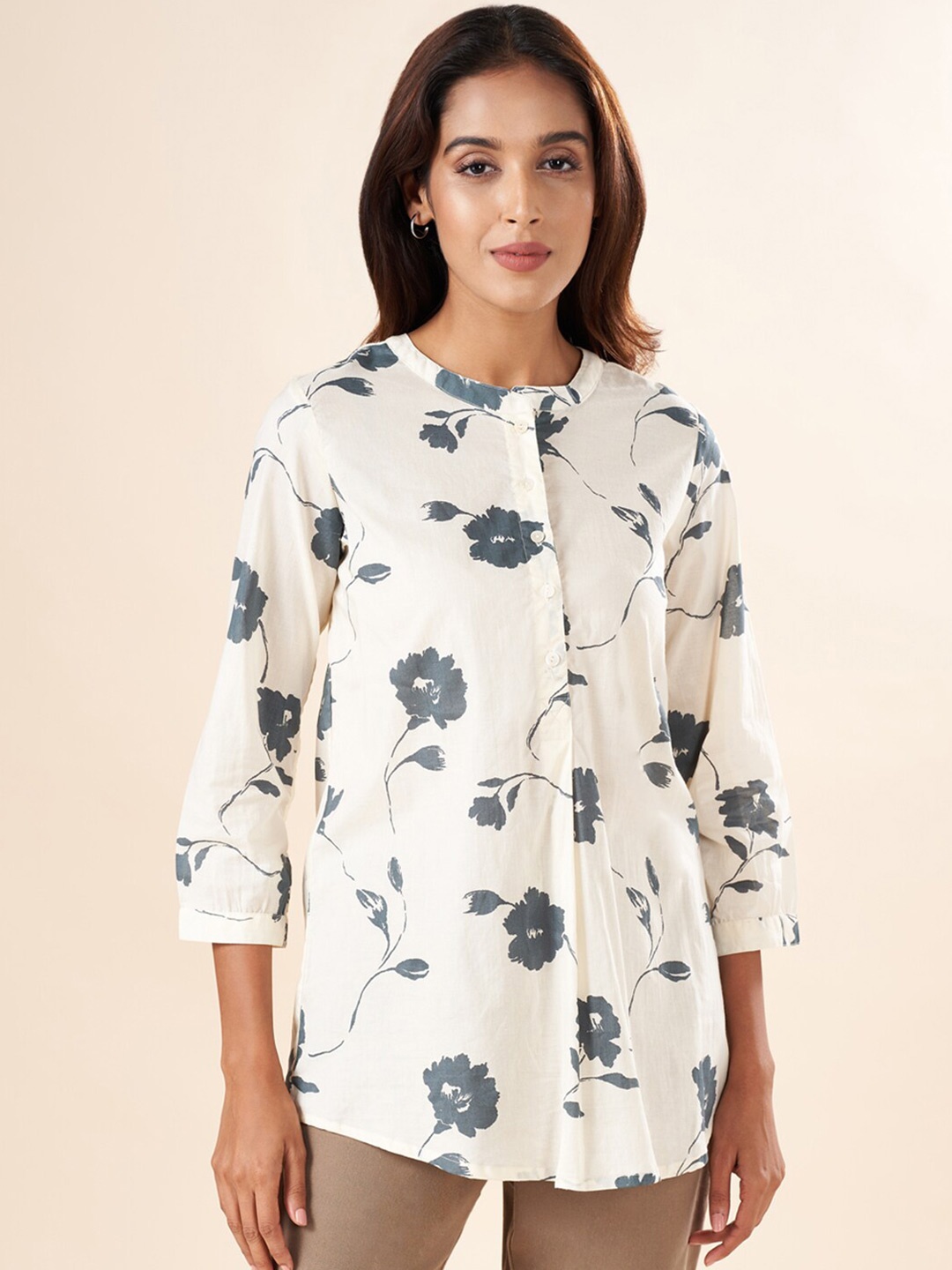

AKKRITI BY PANTALOONS Mandarin Collar Floral Printed Cotton Tunic, Off white