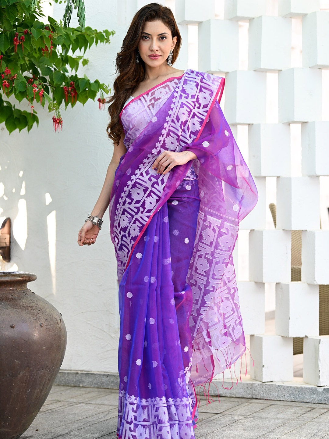 

BEATITUDE Ethnic Motifs Printed Jamdani Saree, Purple