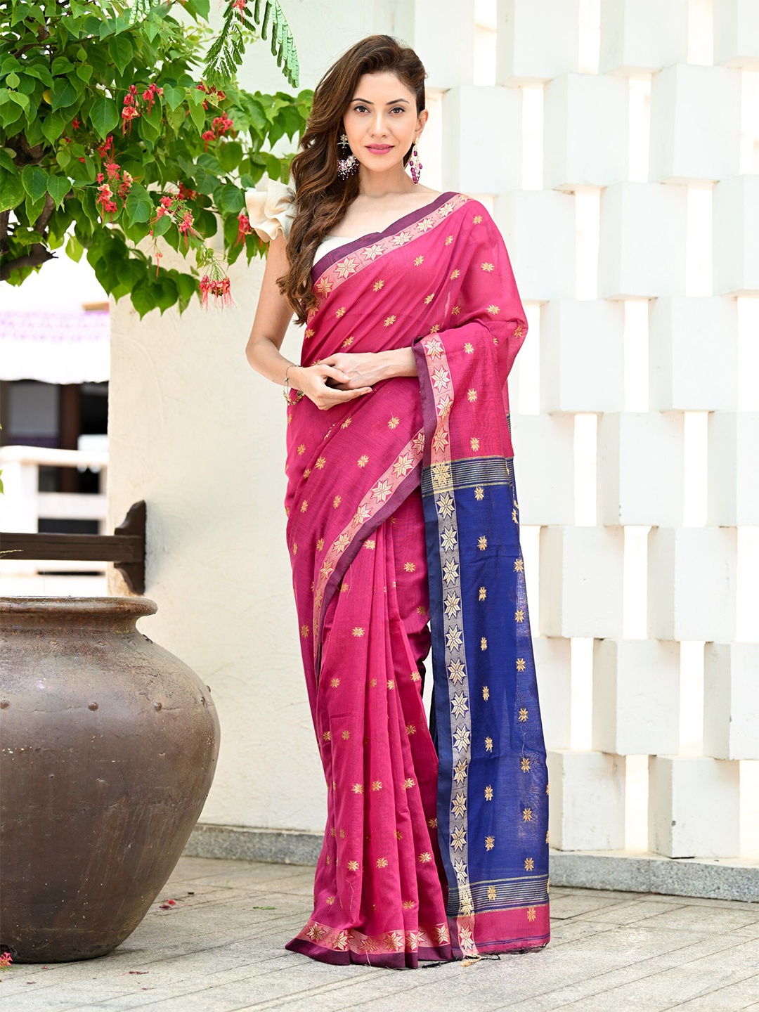 

BEATITUDE Ethnic Motifs Woven Design Zari Silk Cotton Saree, Pink