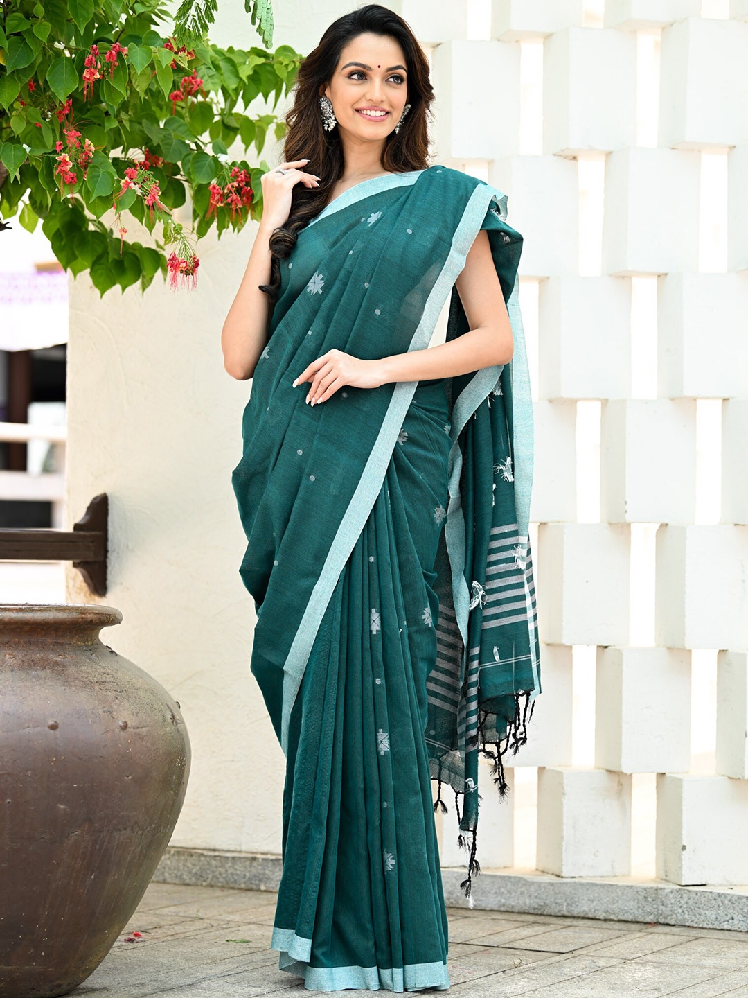 

BEATITUDE Ethnic Motifs Printed Pure Cotton Jamdani Saree, Green