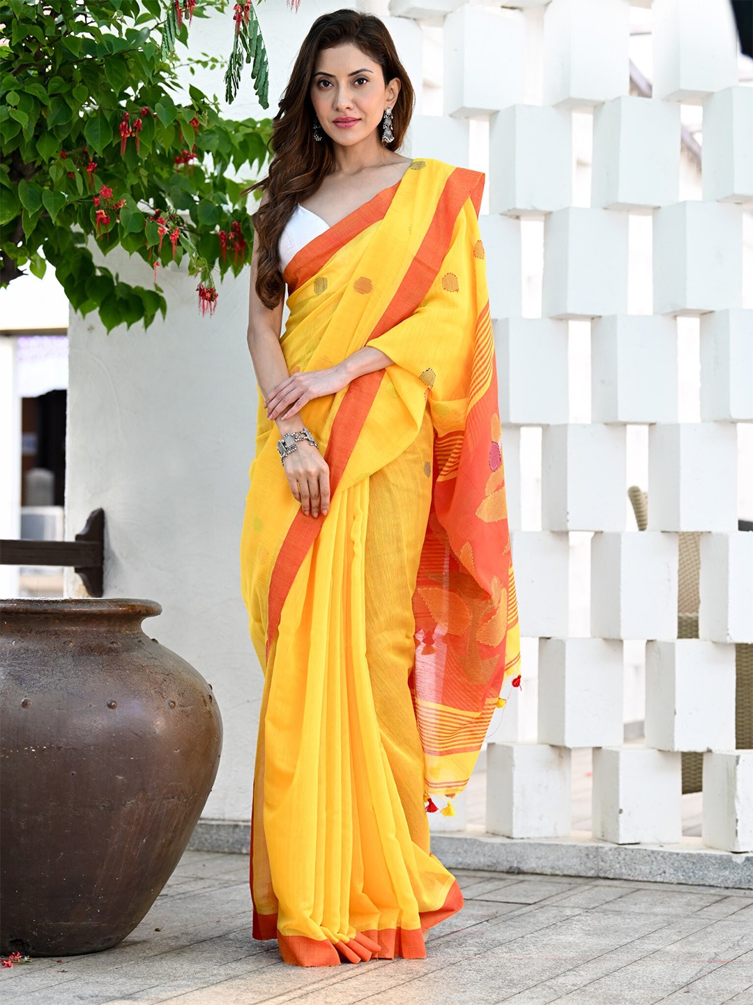 

BEATITUDE Ethnic Motifs Woven Design Silk Cotton Saree, Yellow