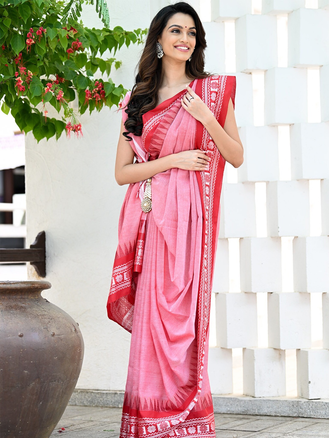 

BEATITUDE Ethnic Motifs Woven Design Pure Cotton Saree, Pink