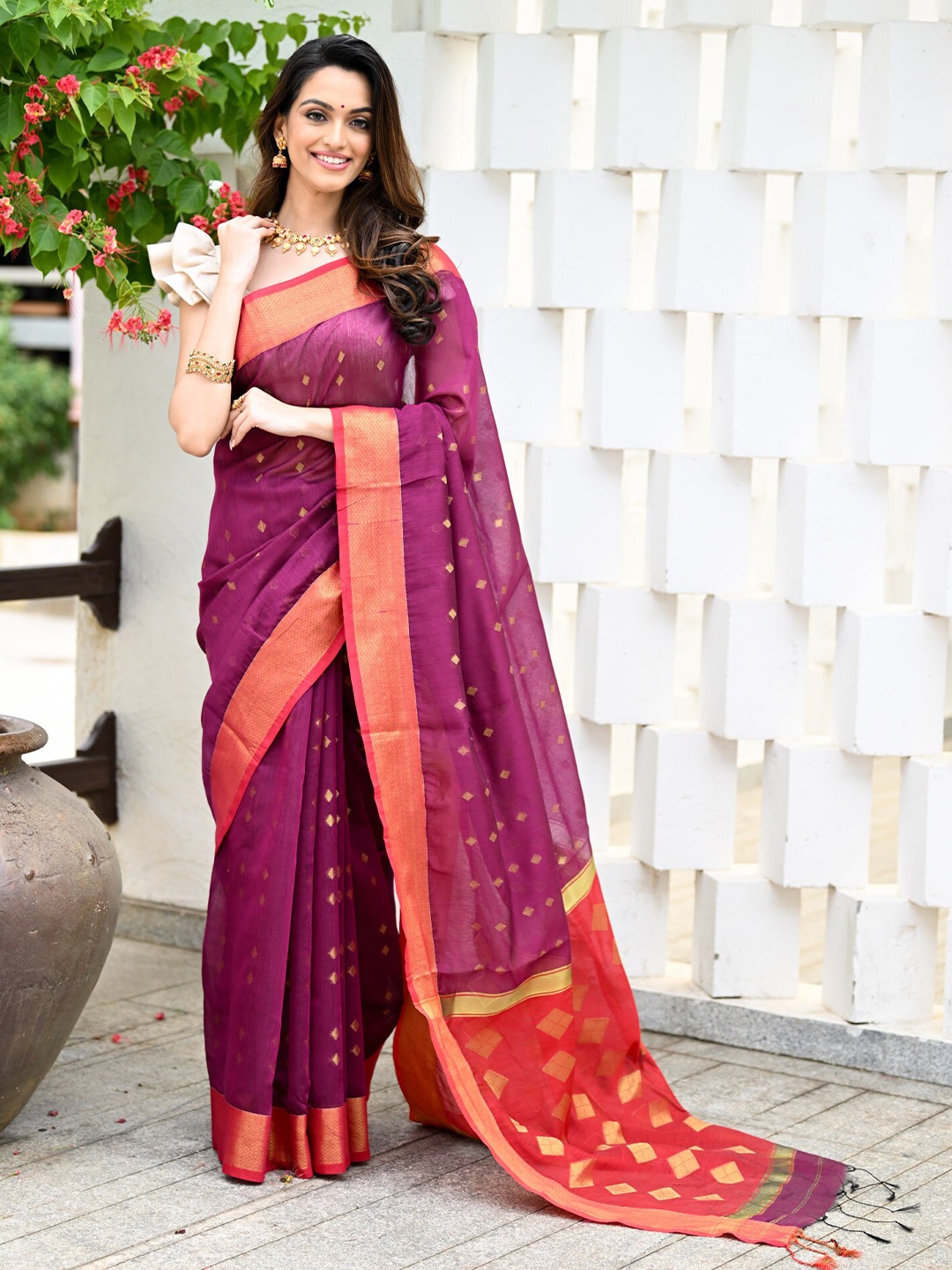 

BEATITUDE Geometric Woven Design Zari Silk Cotton Saree, Purple