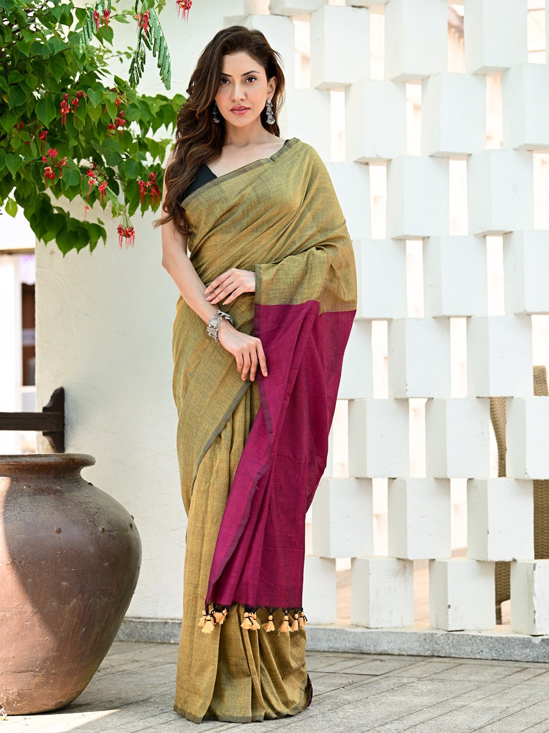 

BEATITUDE Tasselled Border Saree, Green