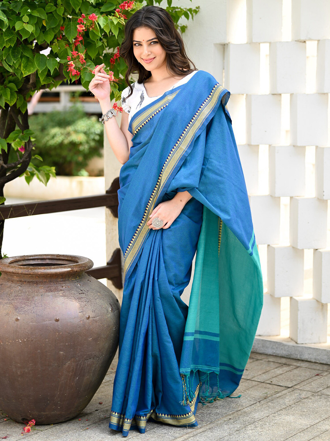

BEATITUDE Pure Cotton Saree, Blue