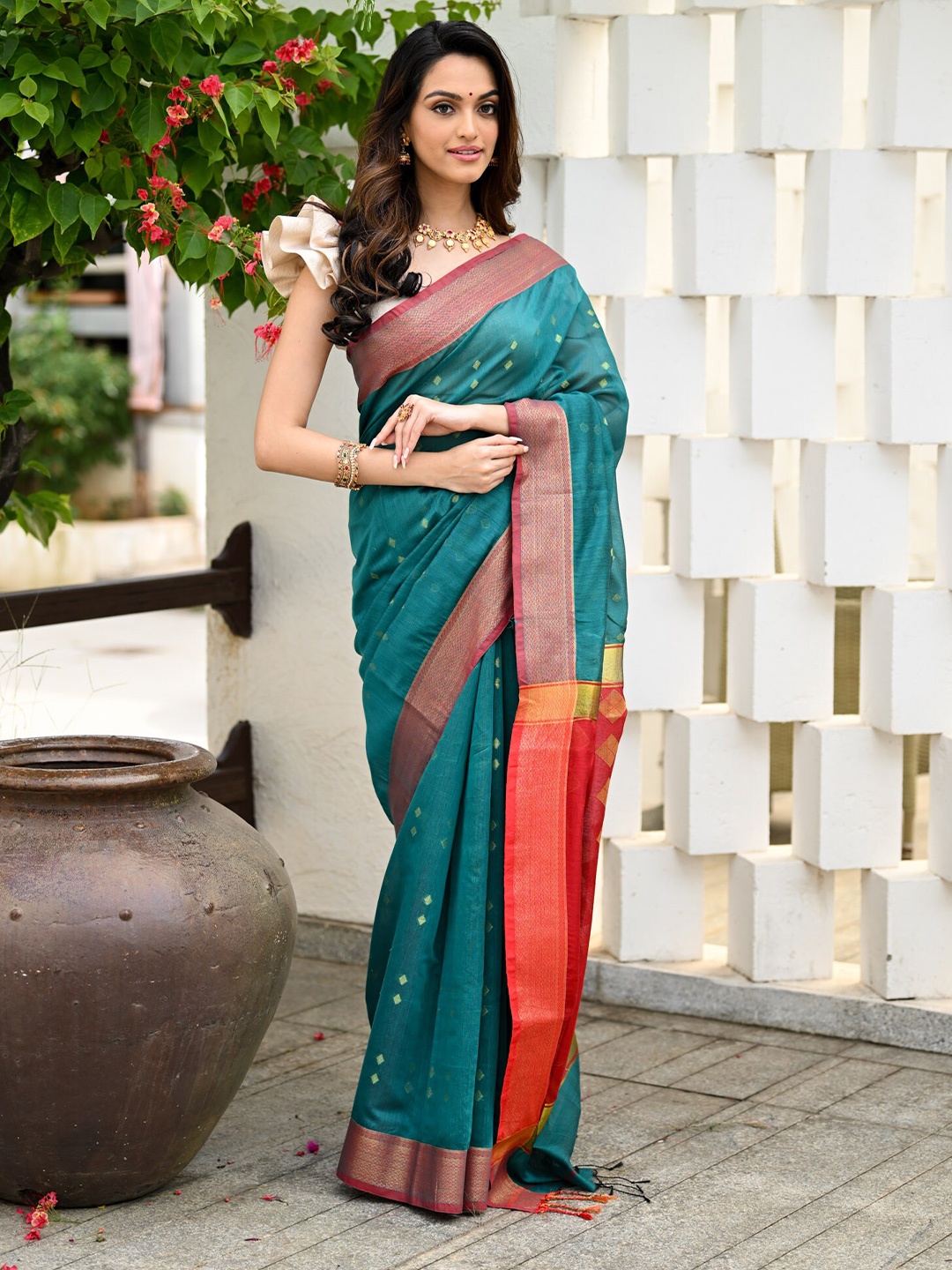 

BEATITUDE Woven Design Zari Silk Cotton Saree, Green