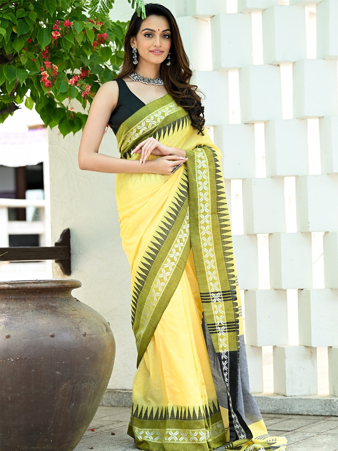 

BEATITUDE Woven Design Pure Cotton Saree, Yellow