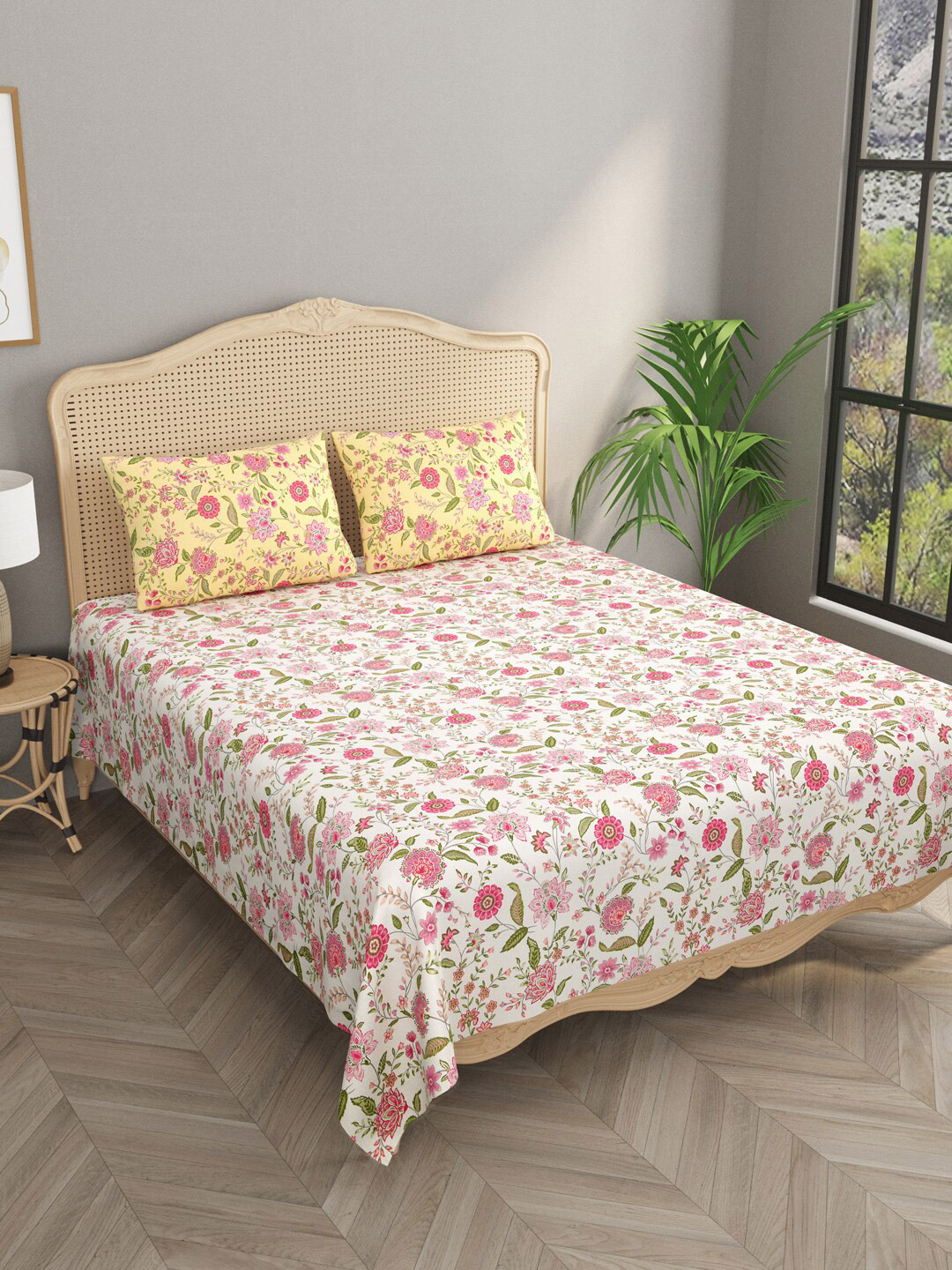 

Gulaab Jaipur Cream-Coloured & Pink Cotton 700 TC King Bedsheet with 2 Pillow Covers
