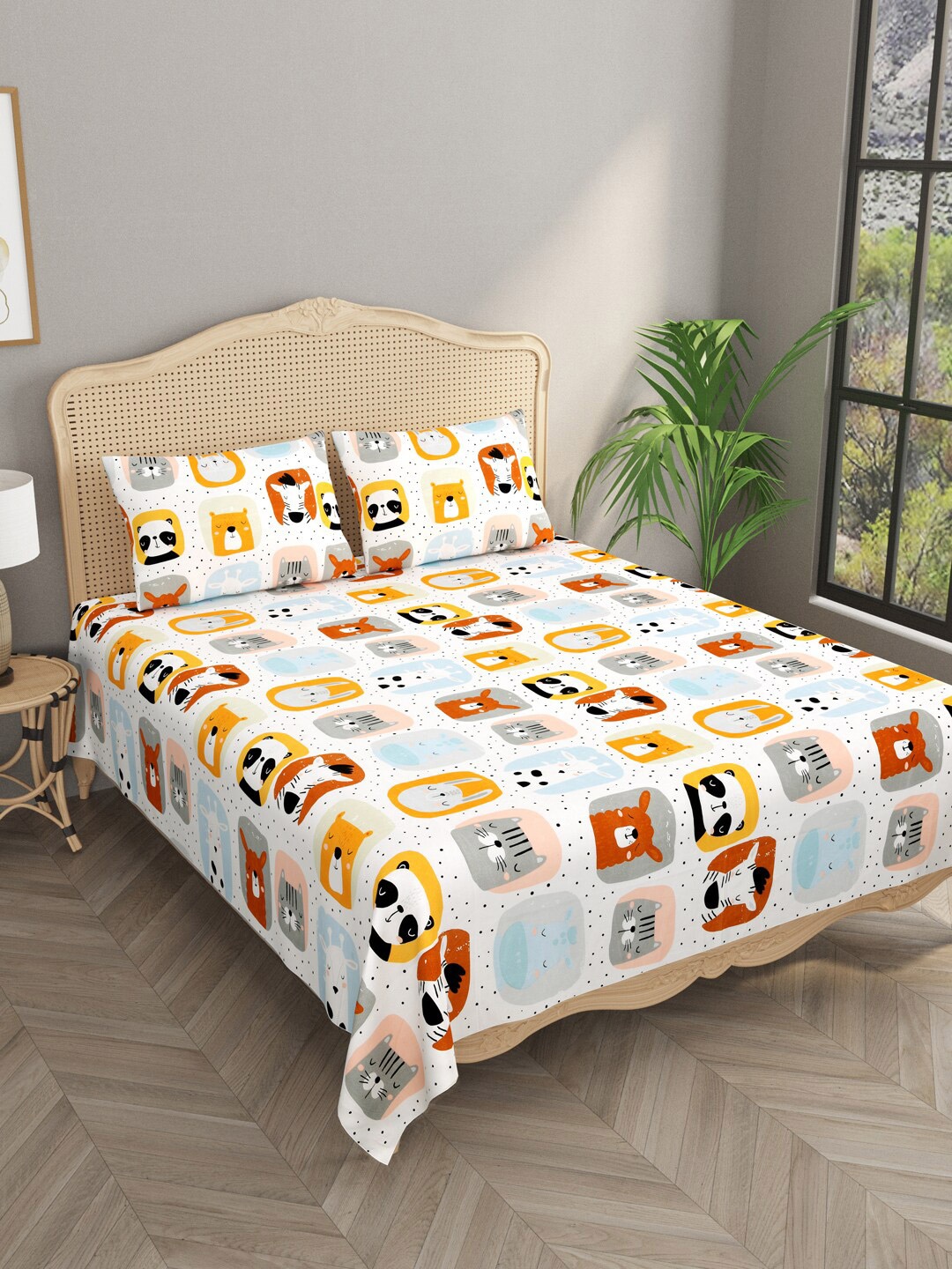 

Gulaab Jaipur Cream-Coloured Graphic 210 TC King Bedsheet & 2 Pillow Covers
