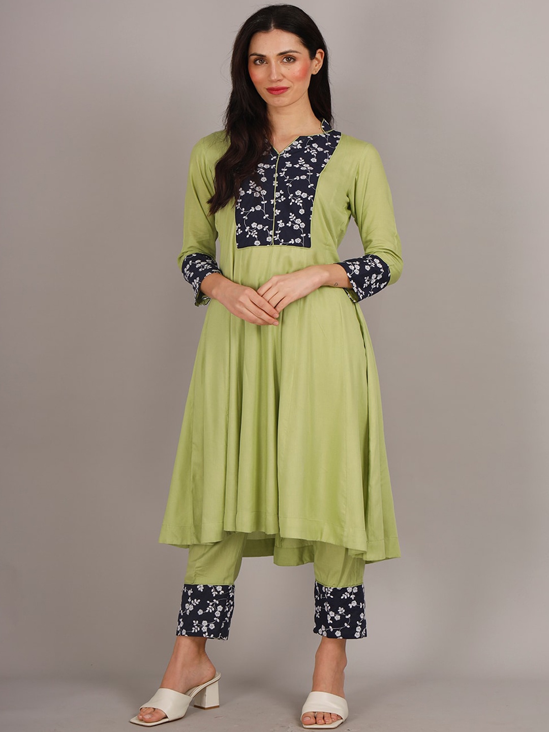 

MILU MADAN Floral Printed Yoke Design Anarkali Kurta with Trousers, Green