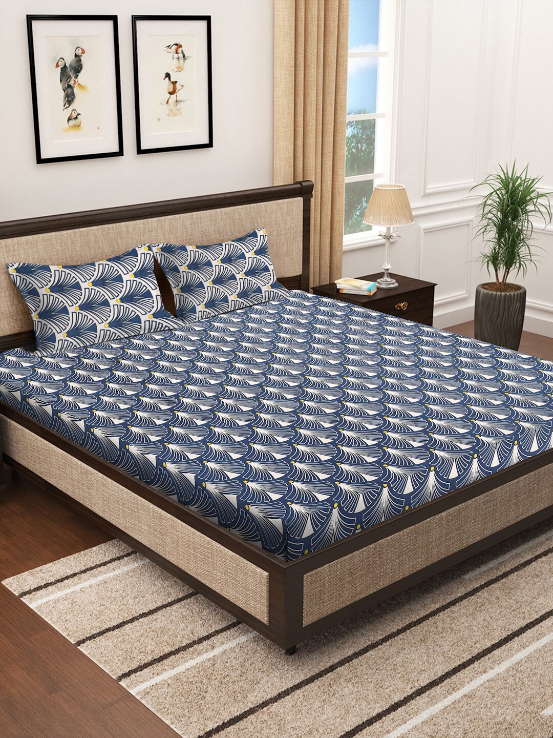 

KLOTTHE Blue & White Printed 300 TC Super King Bedsheet With 2 Pillow Covers