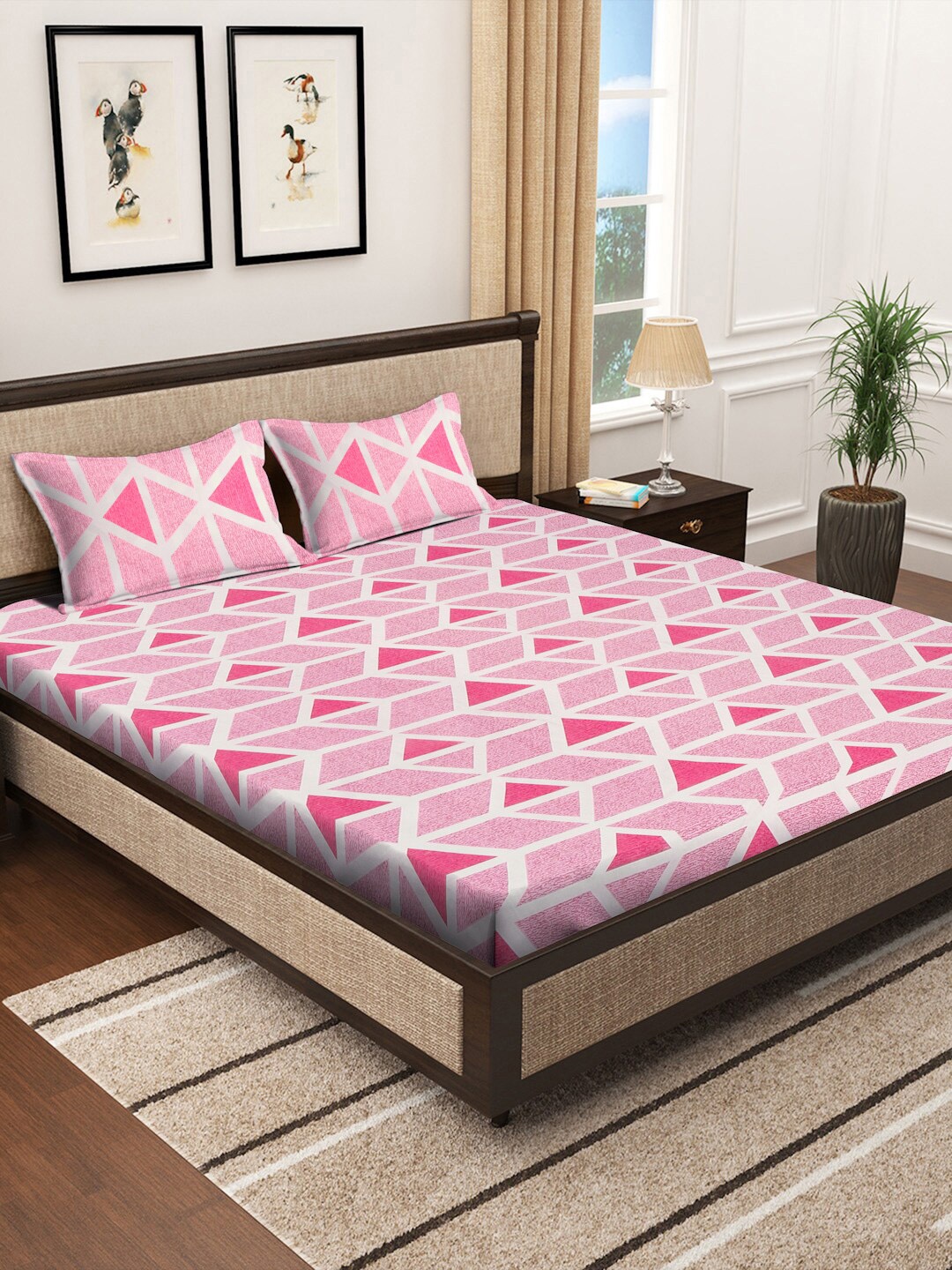 

KLOTTHE Pink & White Printed 300 TC Cotton Blend Super King Bedsheet With 2 Pillow Covers