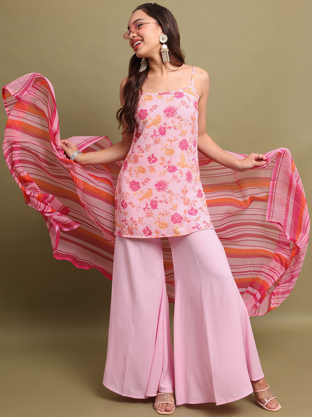 

KETCH Women Pink Floral Printed Regular Kurta with Palazzos & With Dupatta
