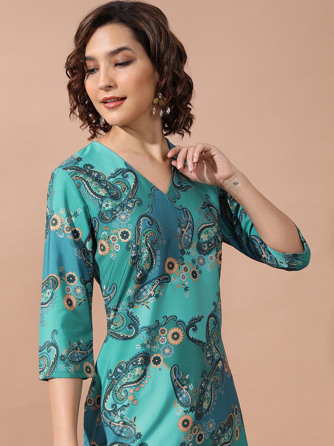 

KETCH Floral Printed V-neck Straight Kurta, Teal