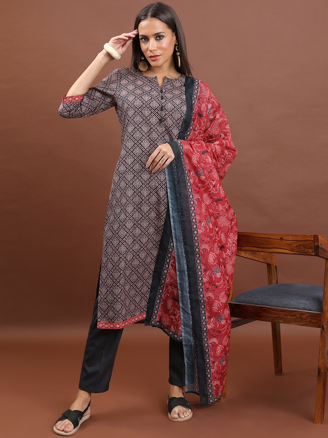 

KETCH Ethnic Motifs Printed Straight Kurta With Trousers & Dupatta, Black