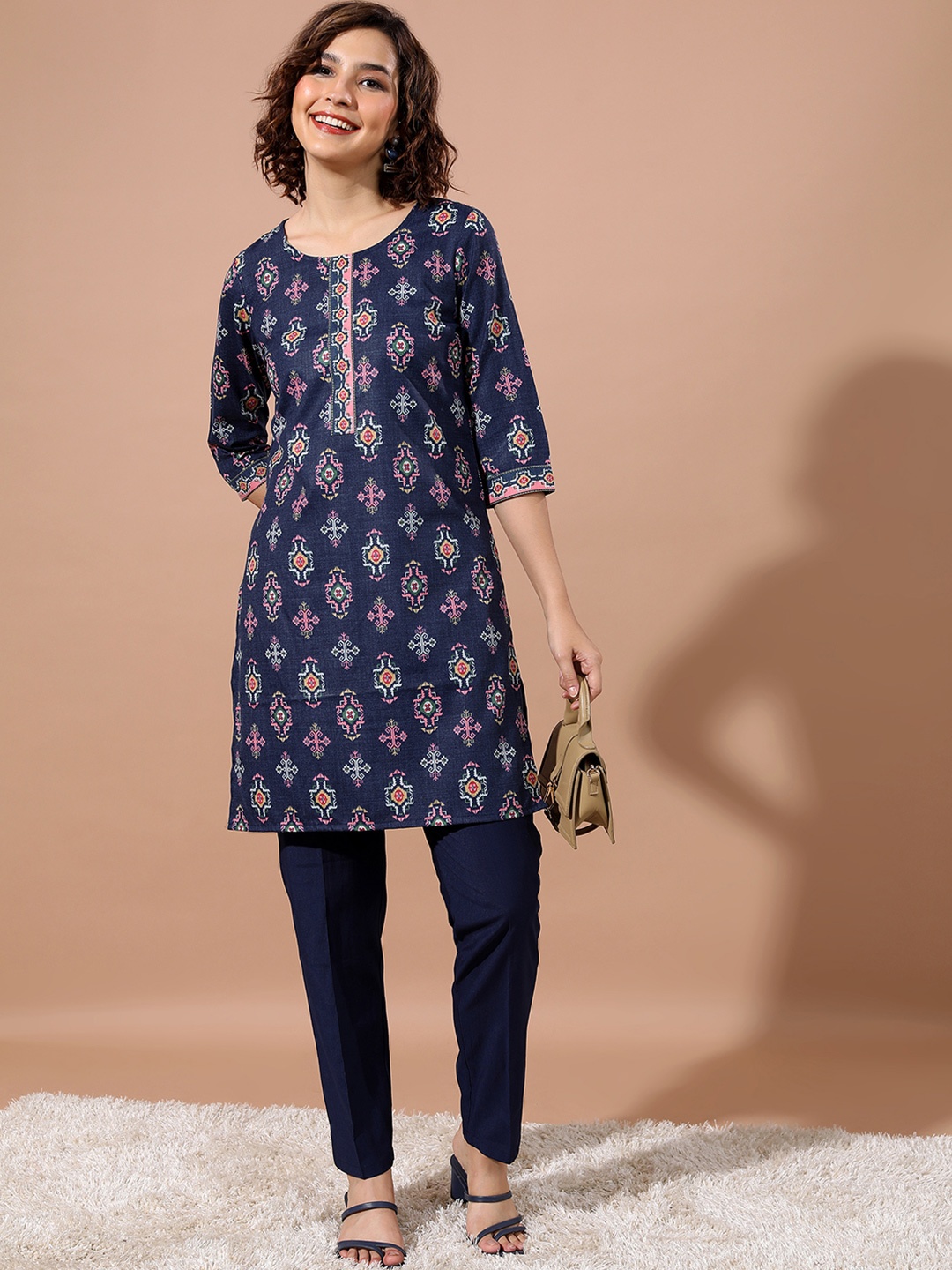 

Vishudh Ethnic Motifs Printed Kurta, Navy blue