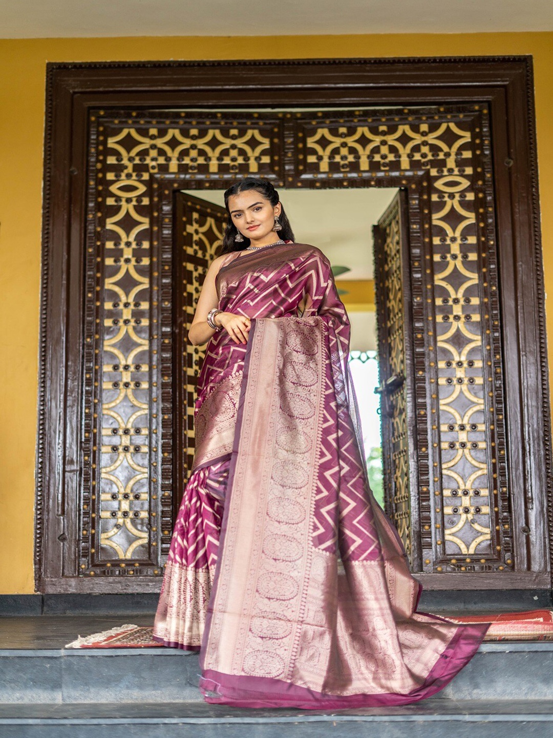 

INsthah Geometric Woven Design Zari Detailed Organza Saree, Maroon