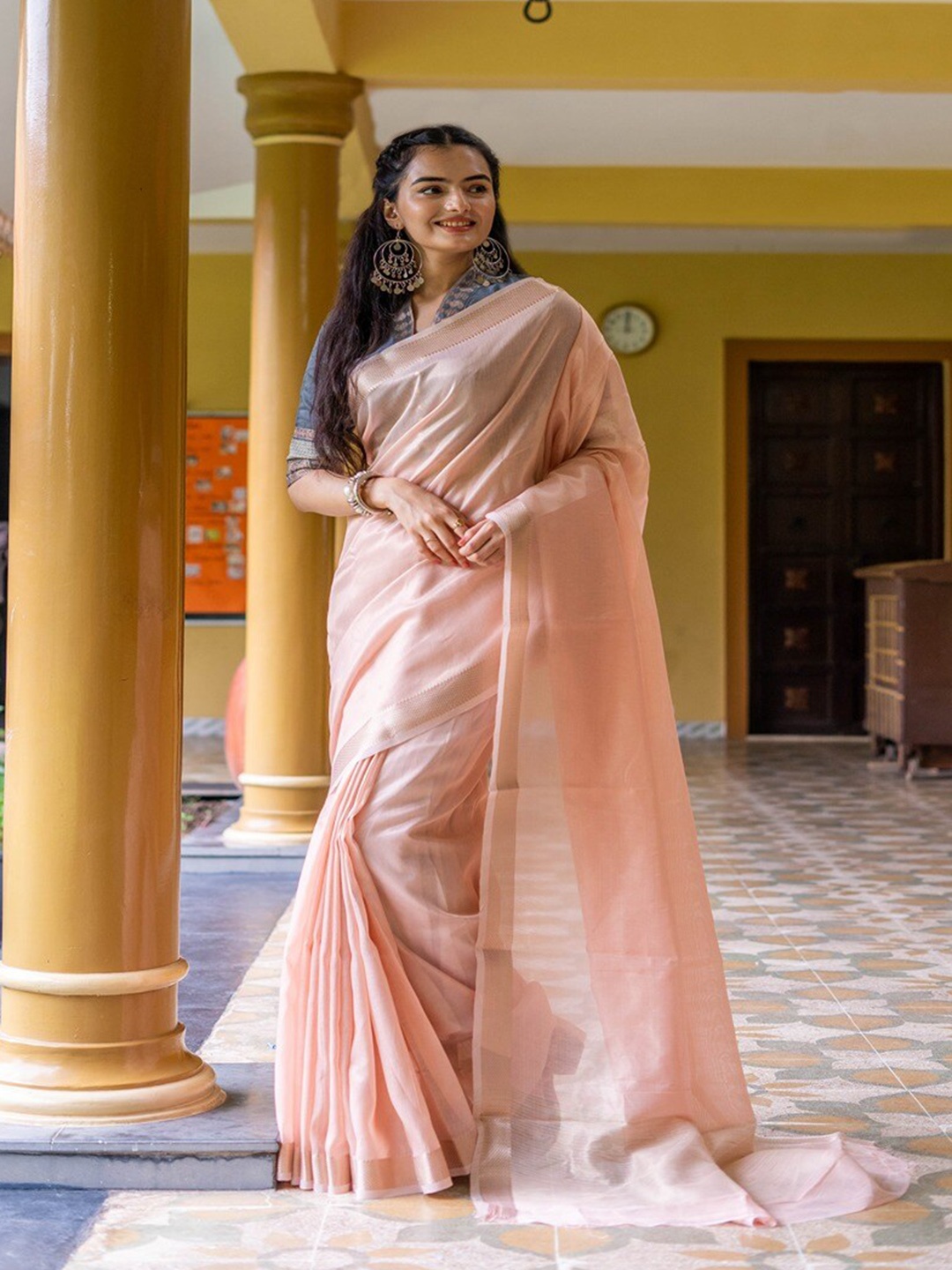 

INsthah Zari Tissue Banarasi Saree, Off white