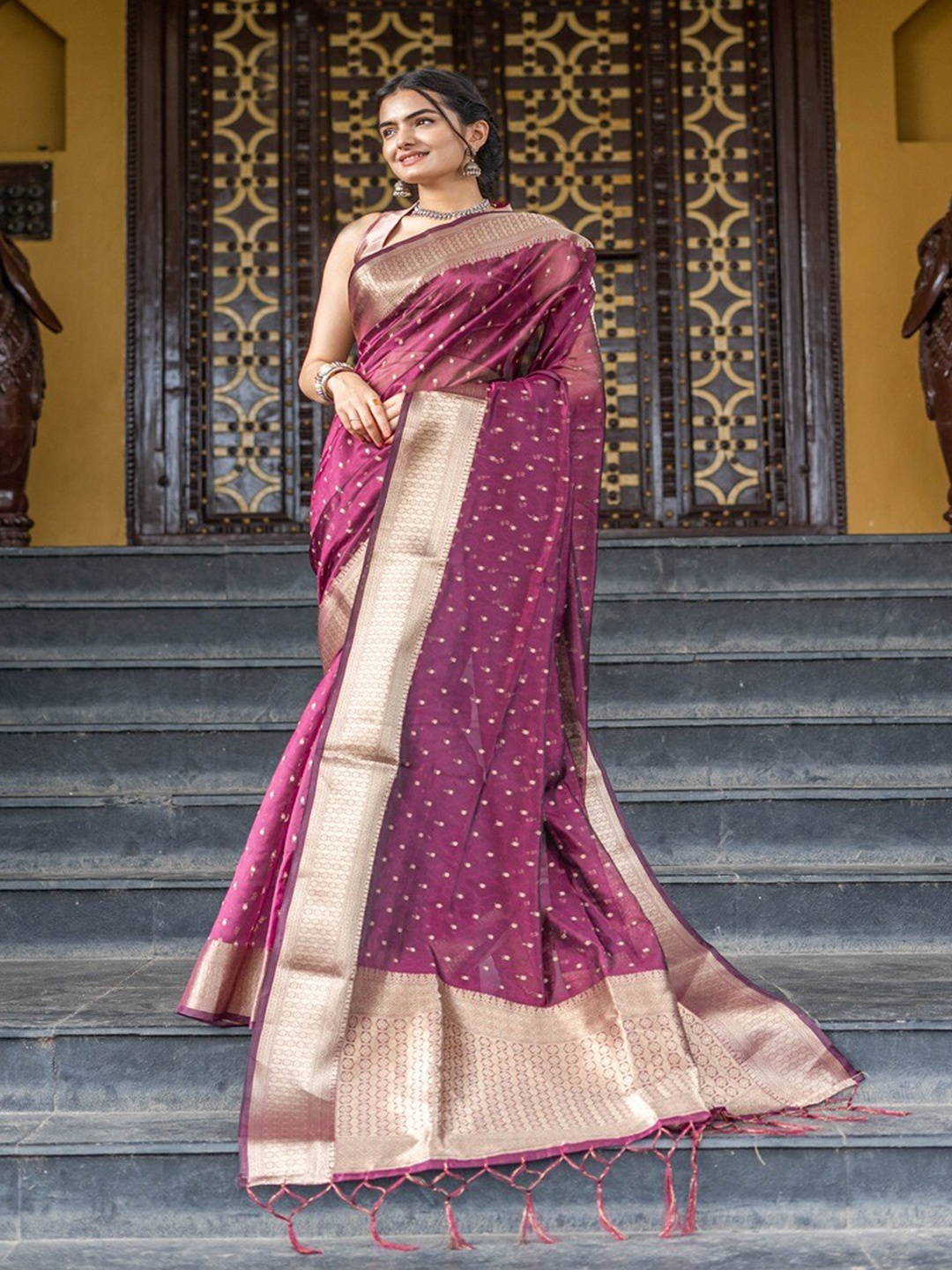 

INsthah Ethnic Motifs Woven Design Zari Organza Banarasi Saree, Pink