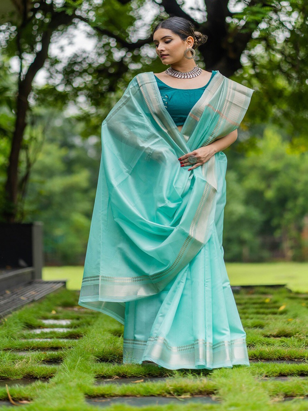 

INsthah Zari Organza Banarasi Saree, Blue