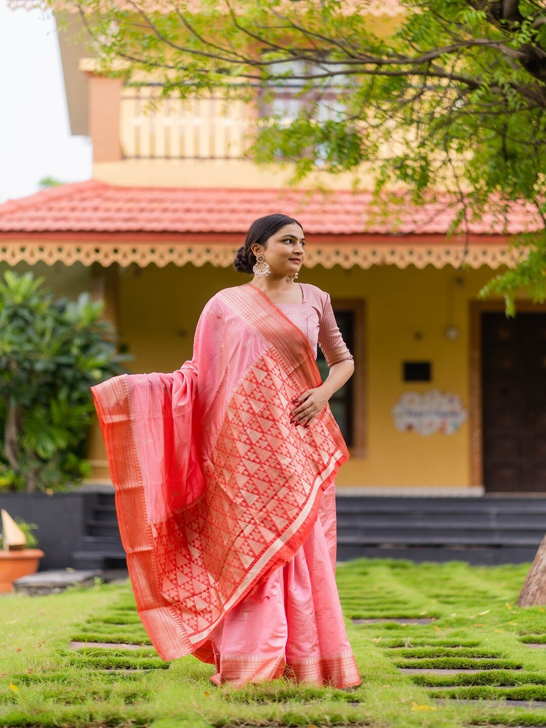 

INsthah Woven Design Zari Pure Silk Banarasi Saree, Orange
