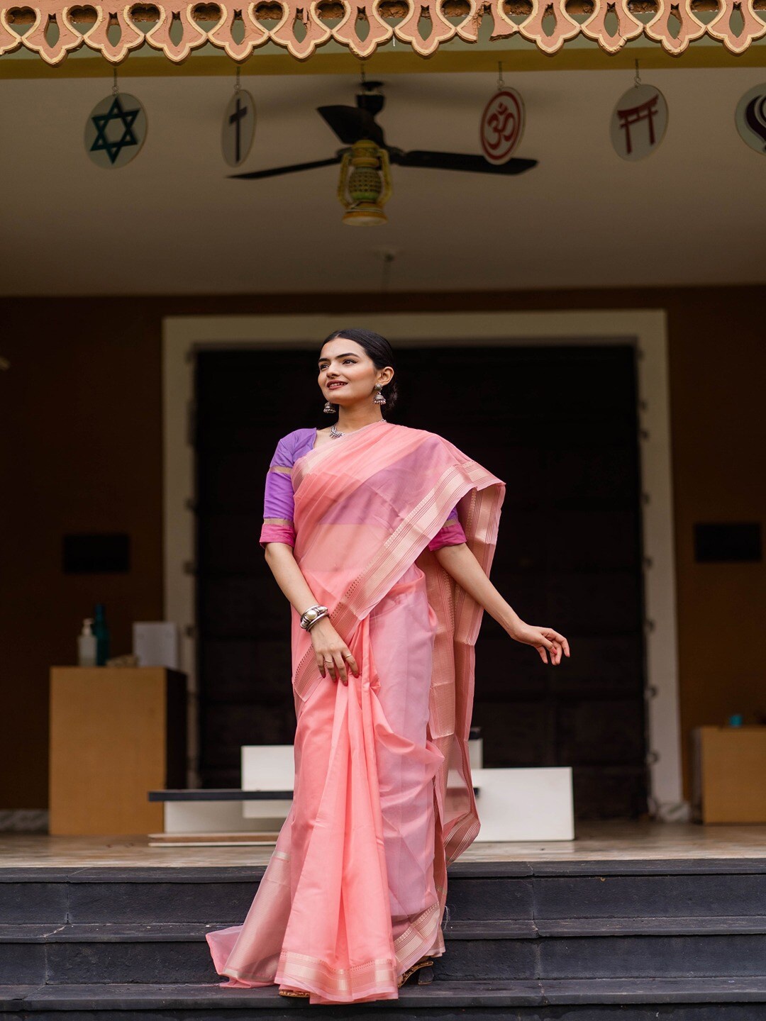 

INsthah Zari Organza Banarasi Saree, Pink