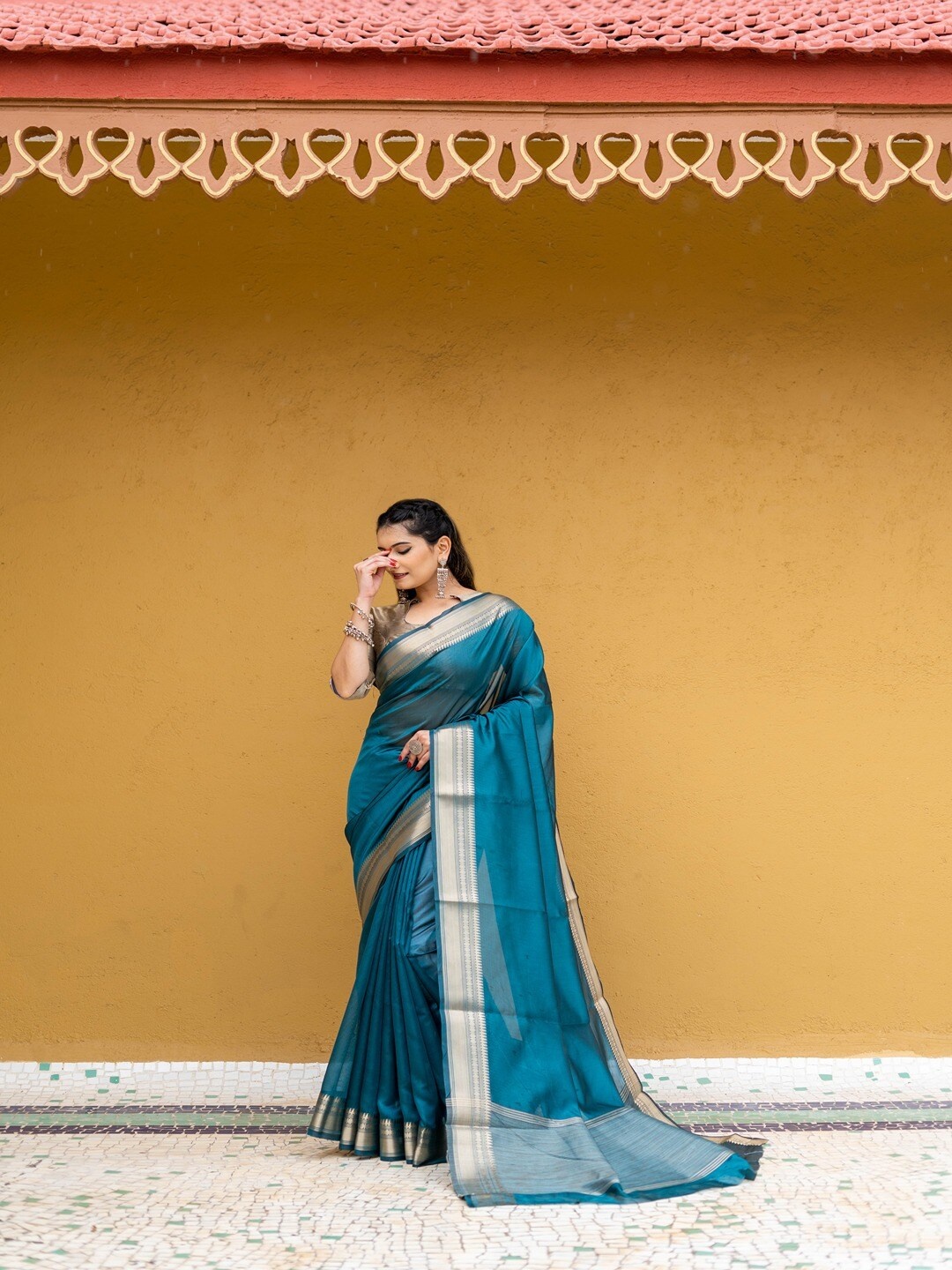 

INsthah Zari Detailed Organza Saree, Blue