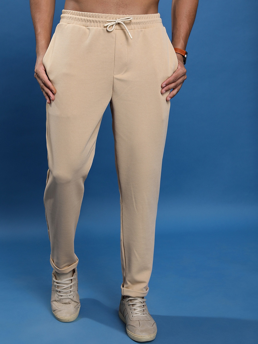 

HIGHLANDER Men Regular Fit Mid-Rise Regular Trousers, Beige