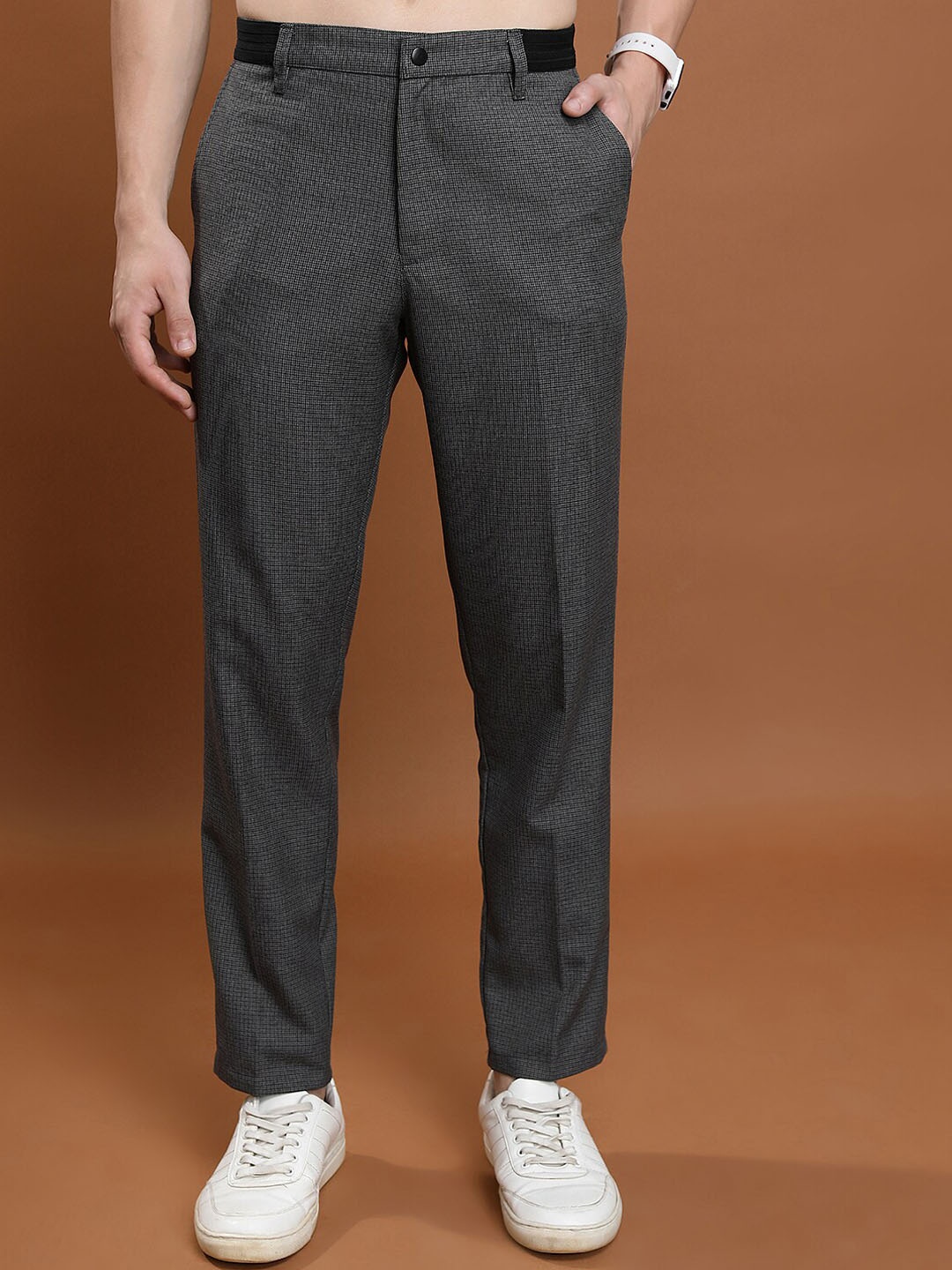 

HIGHLANDER Men Grey Regular Fit Mid-Rise Chinos Trousers