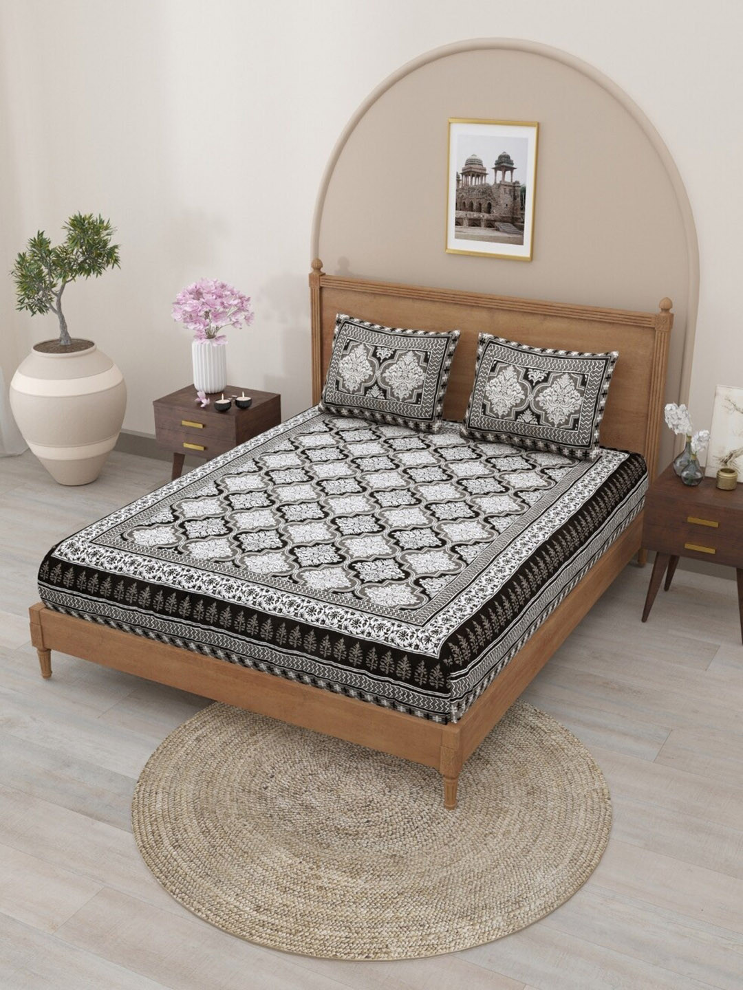 

Salona Bichona Brown & White Ethnic Motifs Cotton 120 TC Queen Bedsheet & 2 Pillow Covers