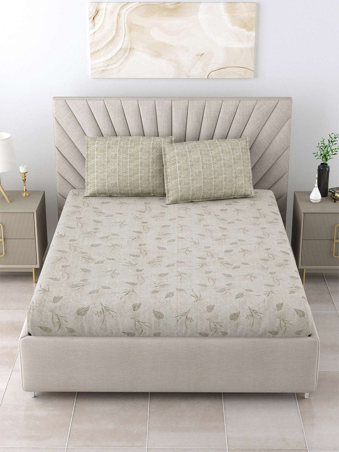 

Salona Bichona Beige Floral Reversible Cotton 180 TC Queen Bedsheet & 2 Pillow Covers