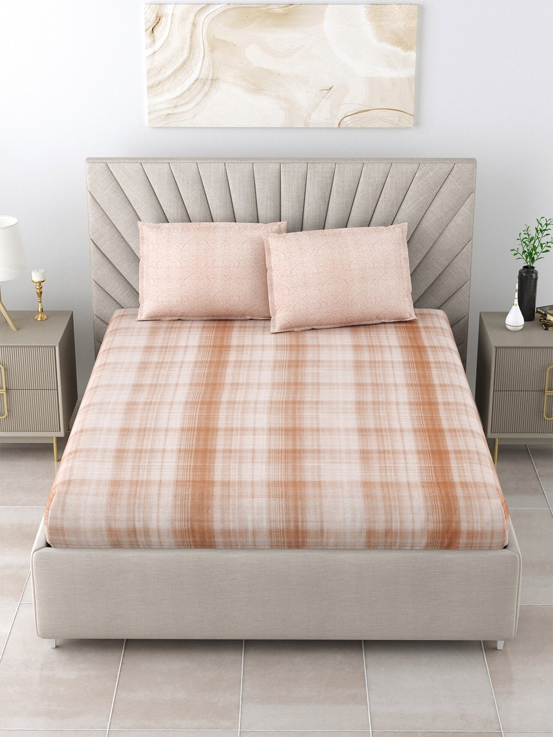 

Salona Bichona Peach Geometric Reversible Cotton 180 TC Queen Bedsheet & 2 Pillow Covers