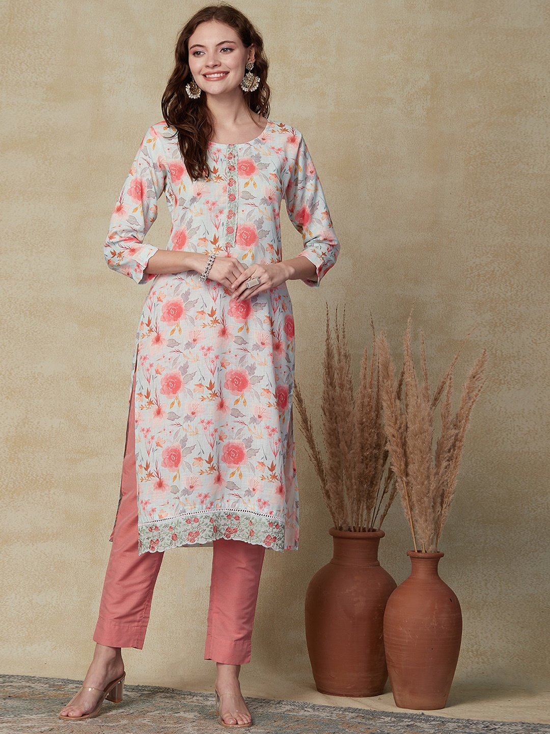 

FASHOR Floral Printed Round Neck Thread Work Linen Straight Kurta, Sea green