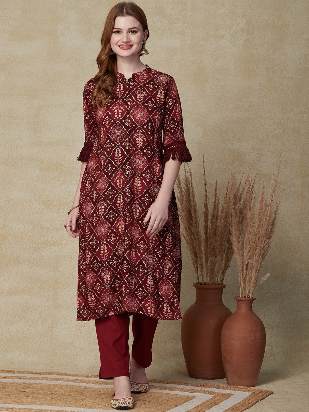 

FASHOR Ethnic Printed Mandarin Collar Thread Work Straight Kurta, Maroon