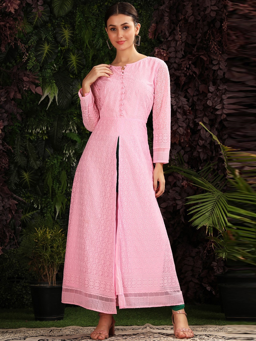 

BLACK SCISSOR Ethnic Motifs Embroidered High Slit A-Line Kurta, Pink