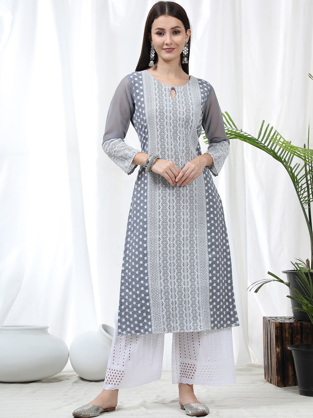 

BLACK SCISSOR Floral Embroidered Keyhole Neck Chikankari Georgette Kurta, Grey