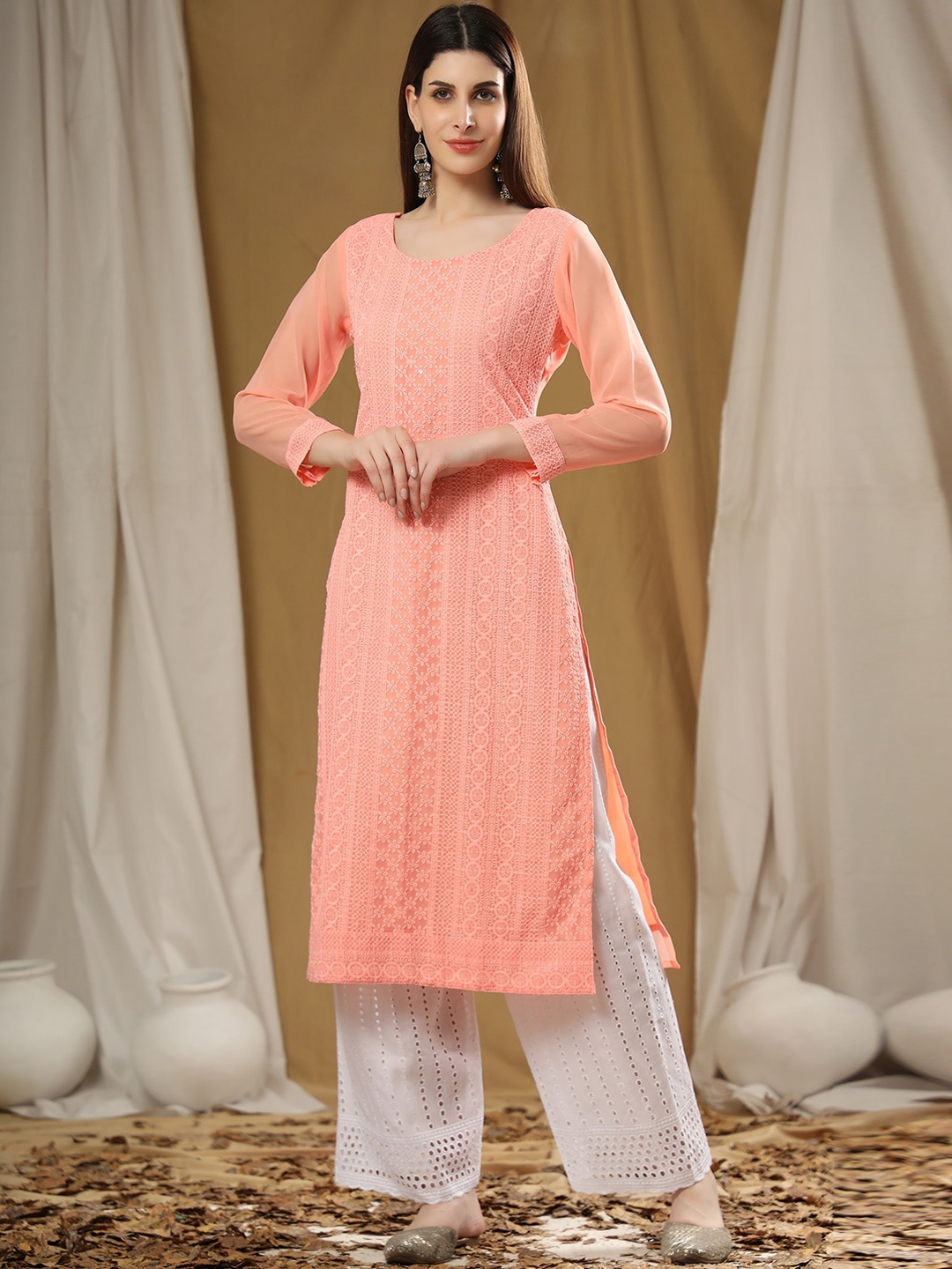 

BLACK SCISSOR Floral Embroidered Keyhole Neck Chikankari Georgette Kurta, Peach