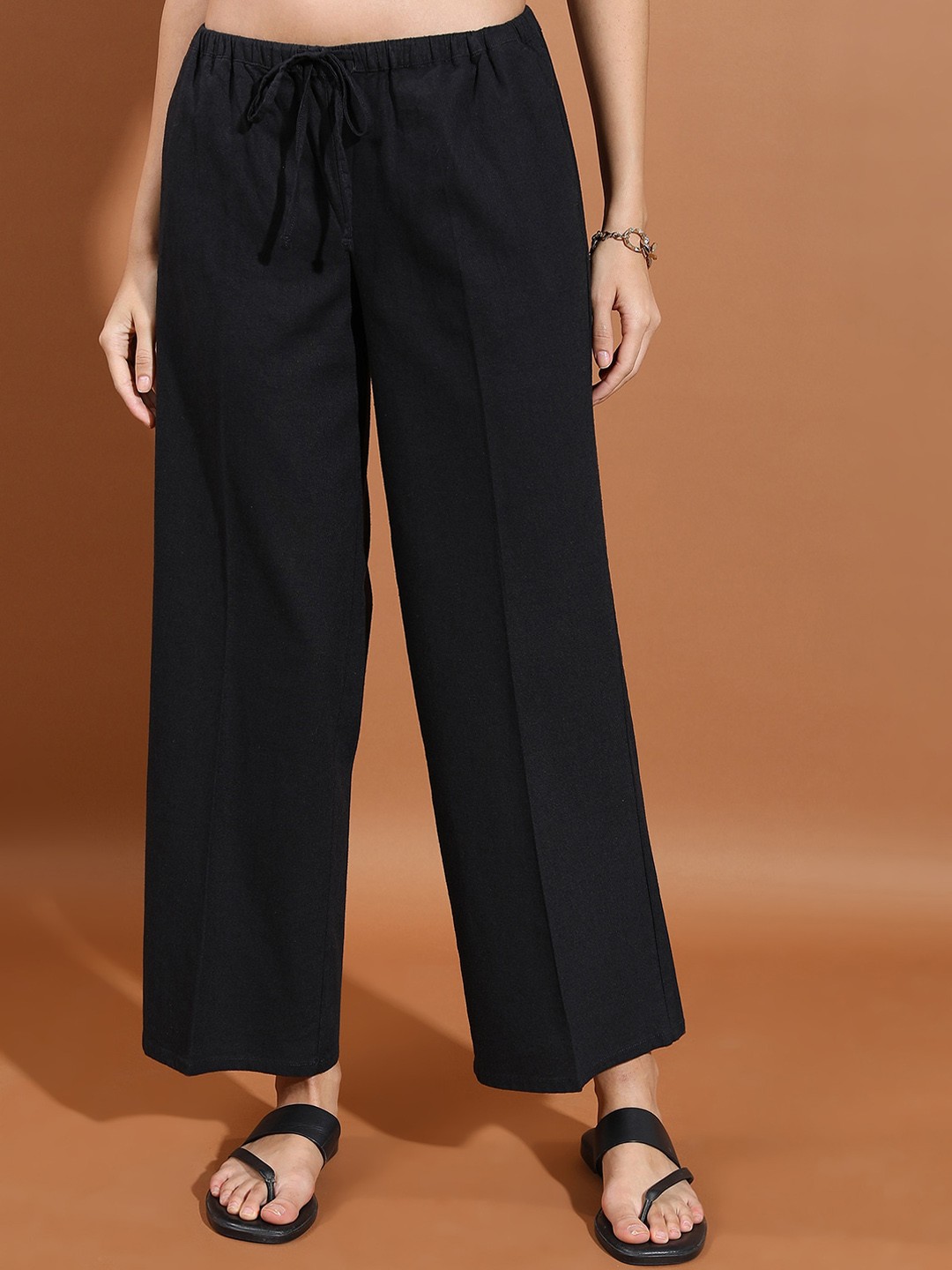 

Tokyo Talkies Mid-Rise Flat-Front Flared Fit Parallel Trousers, Black