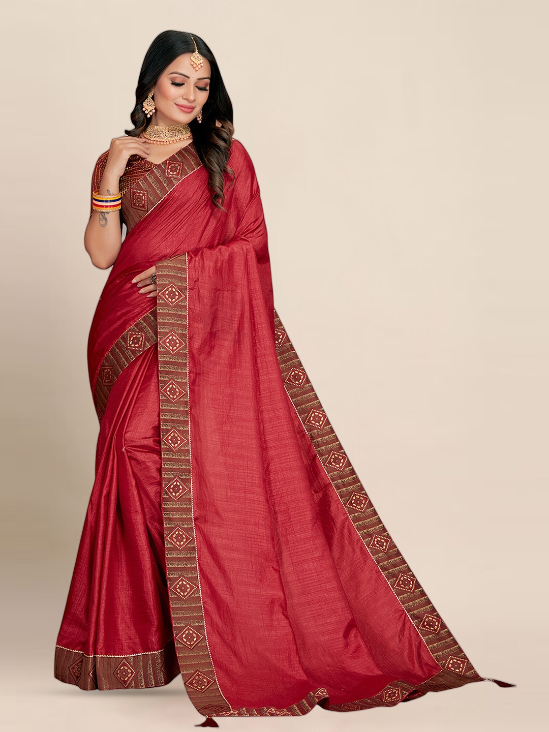 

Anjaneya Sarees Silk Blend Saree, Red