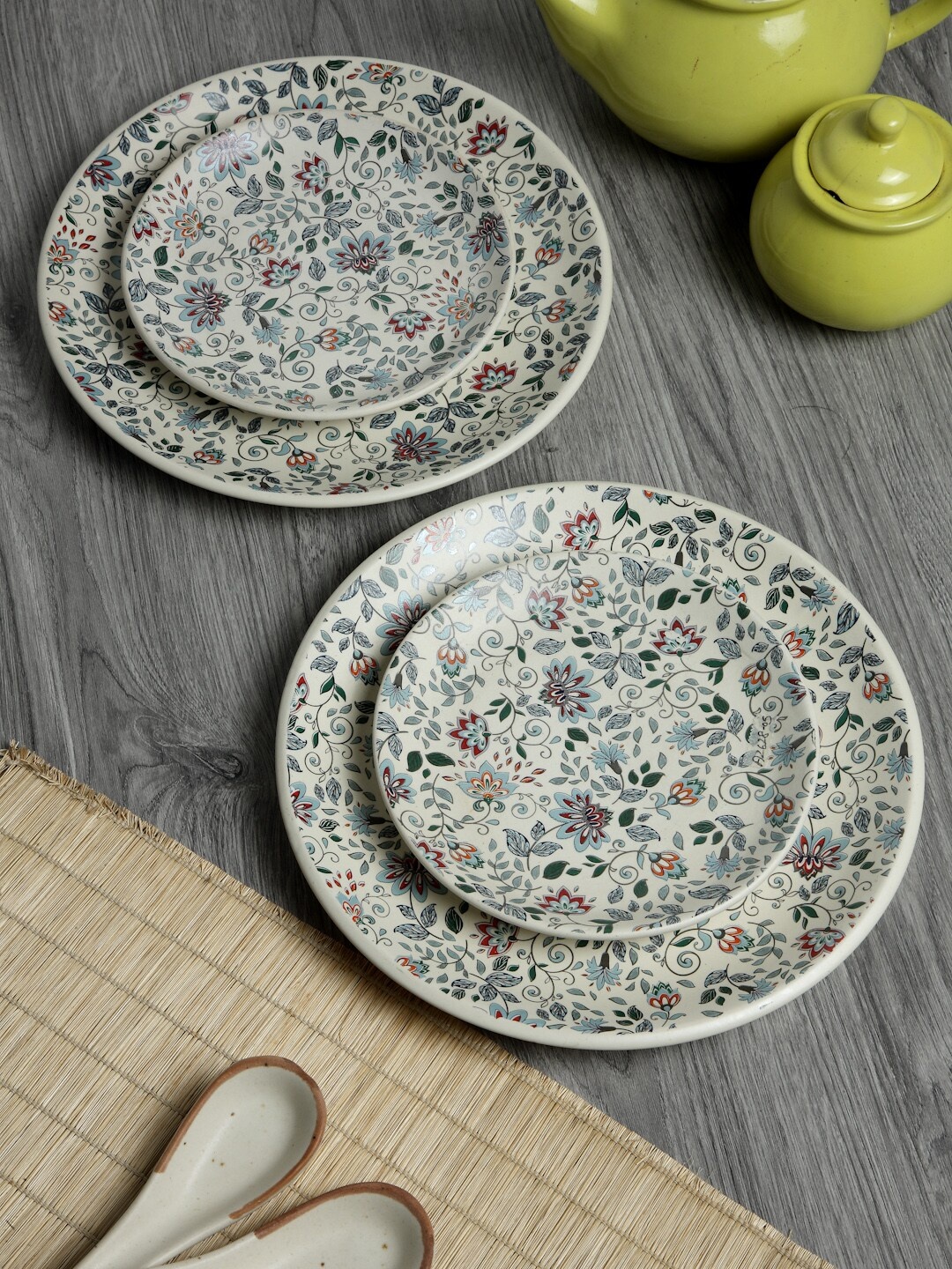 

Arrabi Grey & Green 4 Pieces Printed Stoneware Dishwasher Safe Matte Plates