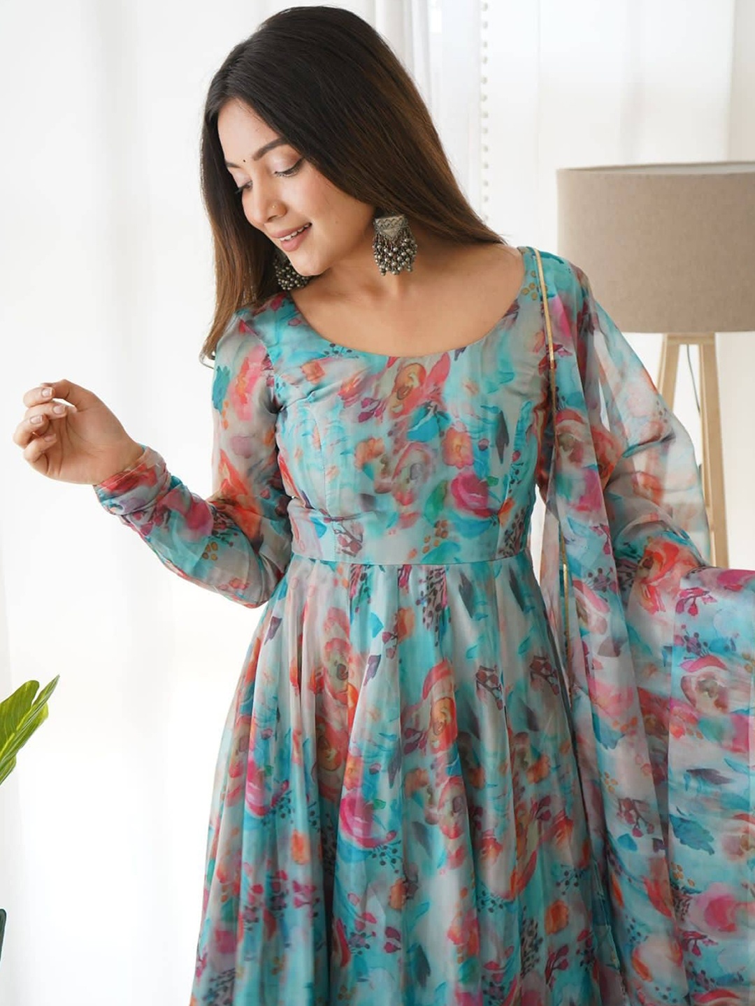 

TEREZA Women Turquoise Blue Floral Printed Regular Kurta with Salwar & With Dupatta