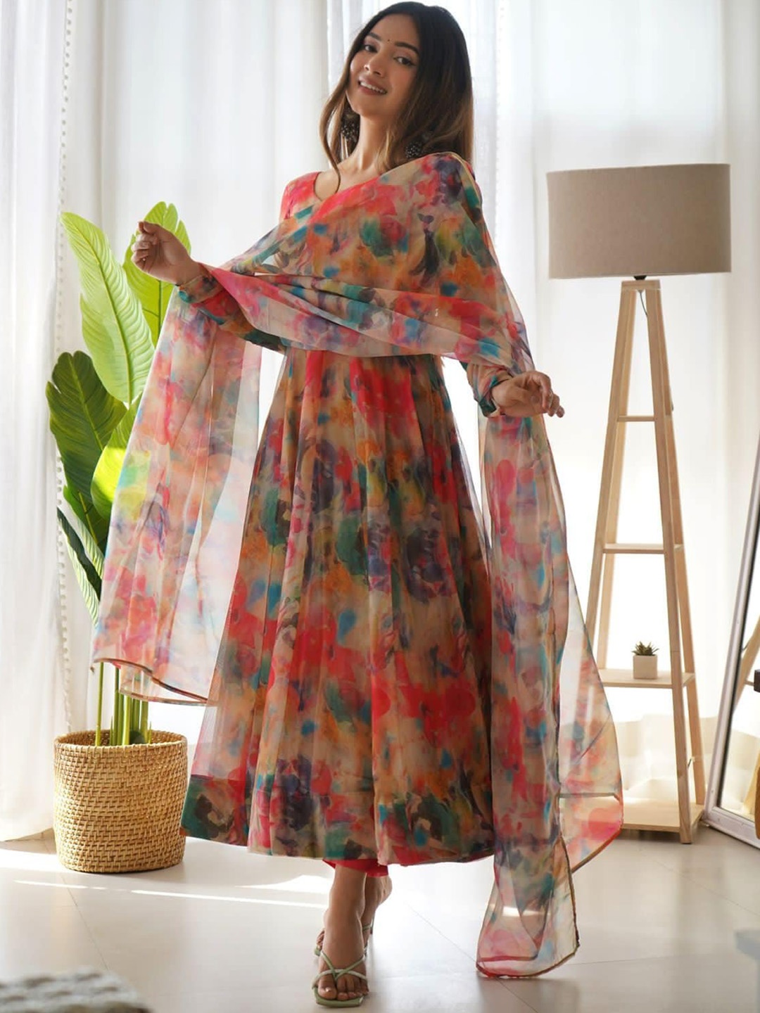 

TEREZA Women Red Floral Printed Regular Kurta with Salwar & With Dupatta