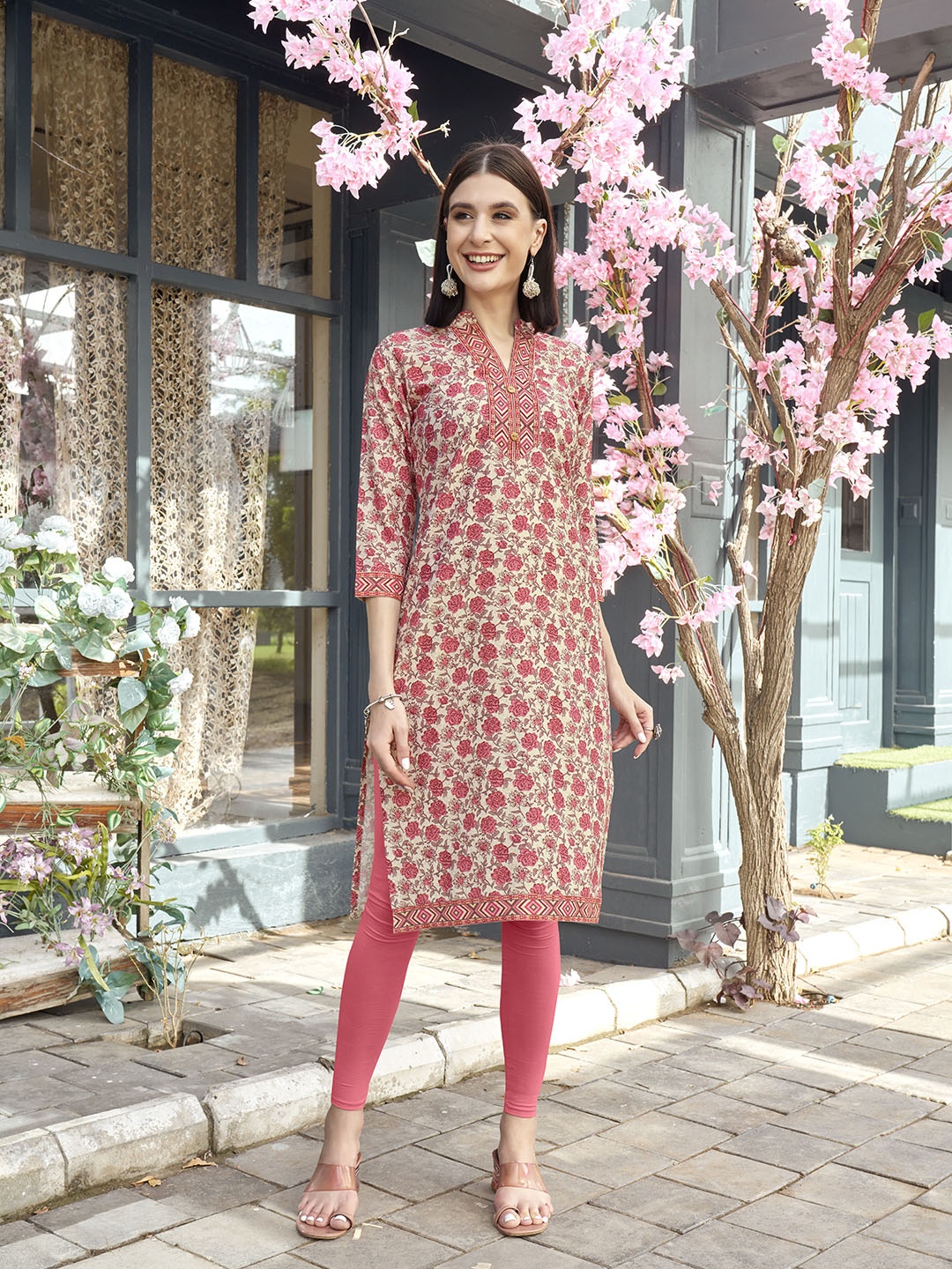 

Anouk Floral Printed Mandarin Collar Straight Kurta, Peach