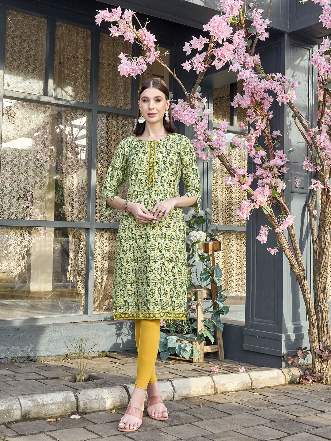 

Anouk Ethnic Motifs Printed Round Neck Straight Kurta, Lime green