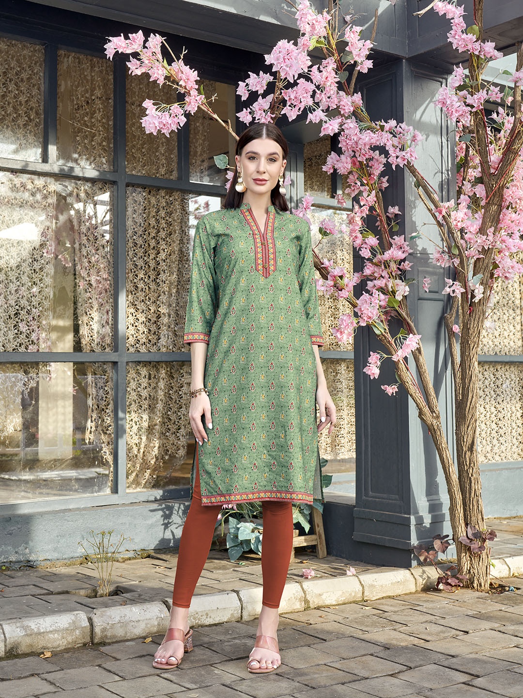 

Anouk Paisley Printed Mandarin Collar Straight Kurta, Green