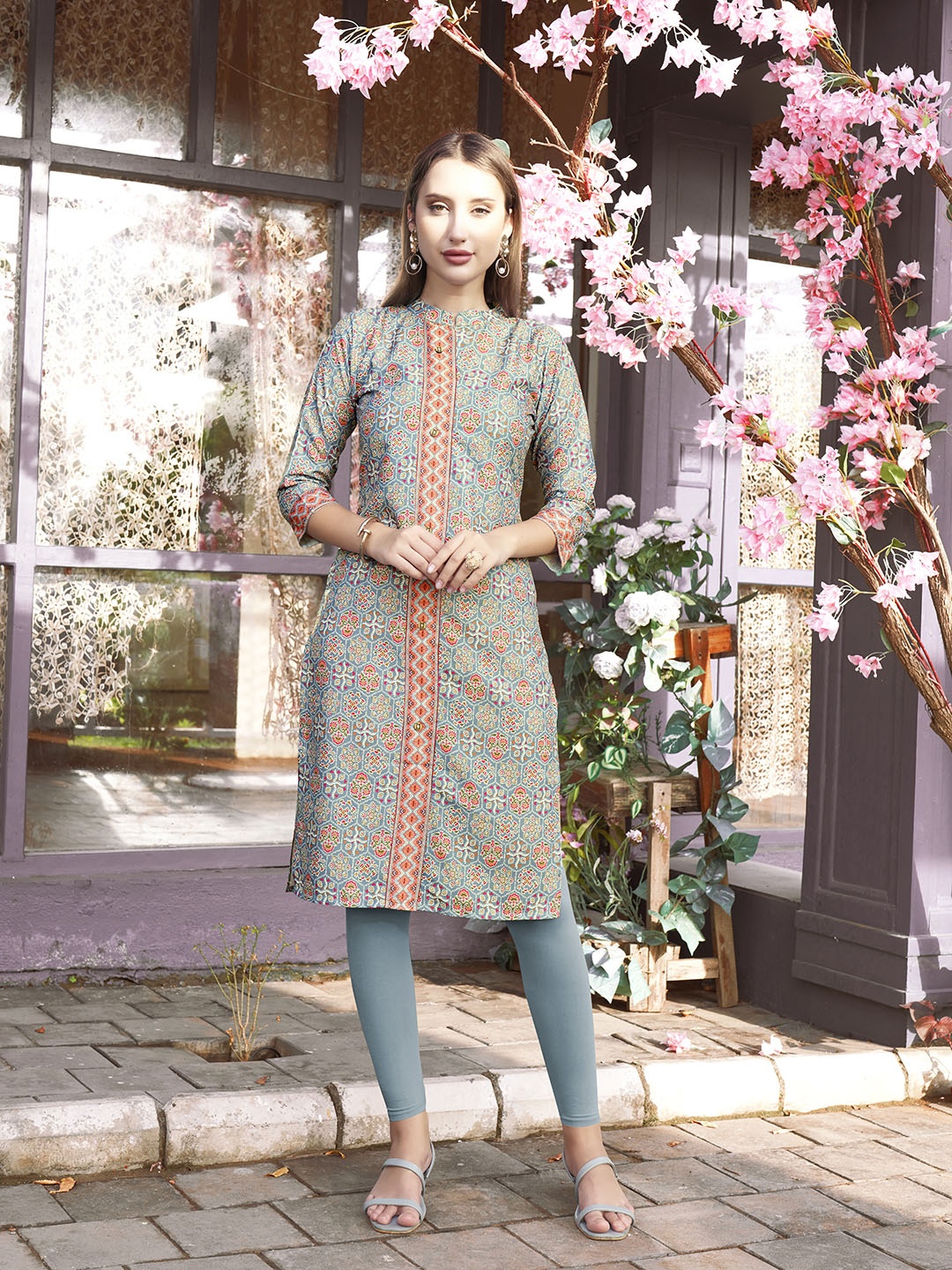 

Anouk Ethnic Motifs Printed Mandarin Collar Straight Kurta, Grey