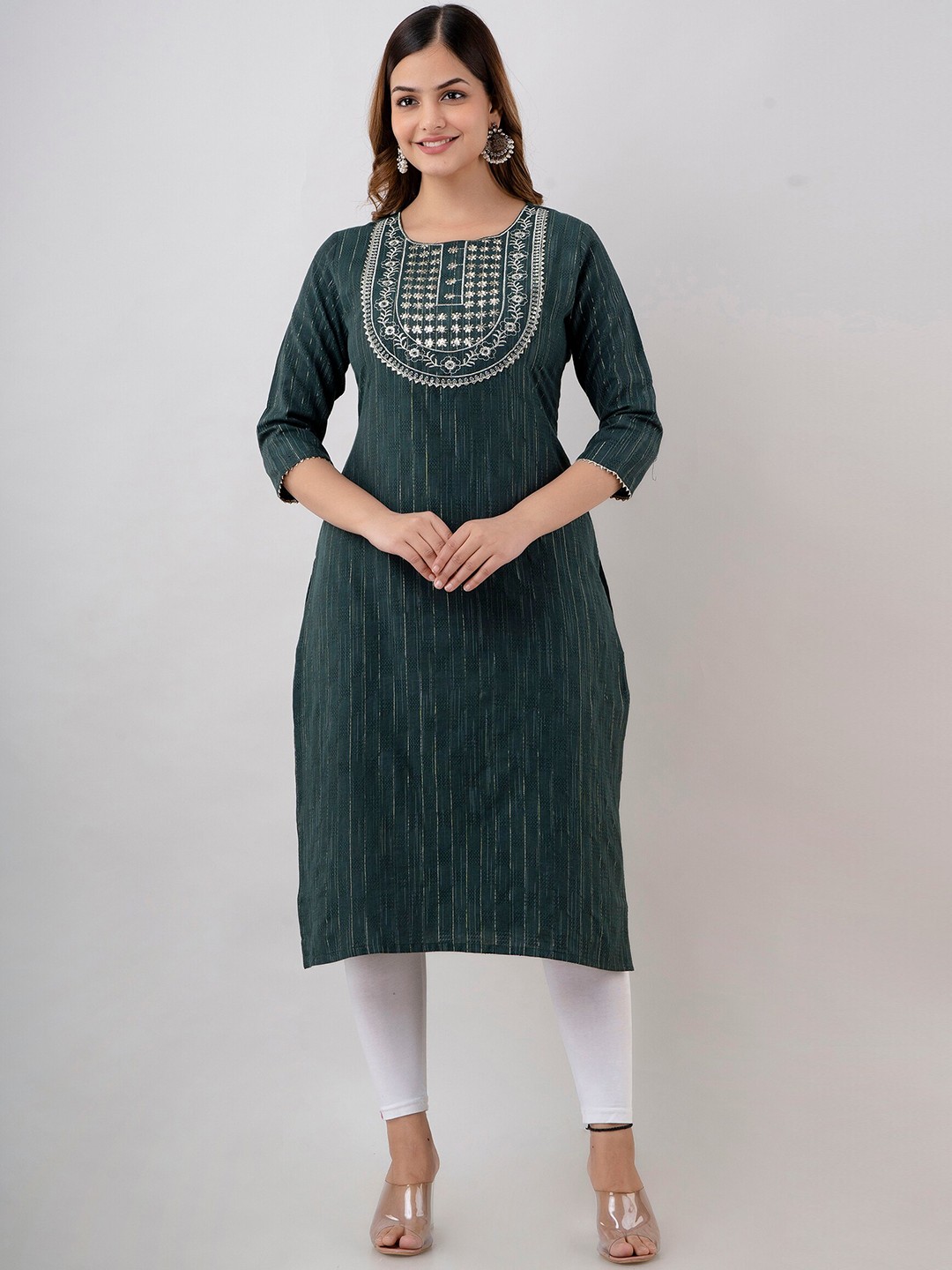 

Charu Floral Yoke Design Sequinned Cotton Silk Straight Kurta, Green