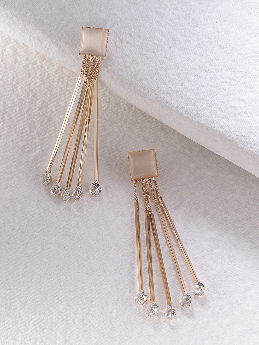 

DressBerry Gold-Plated Contemporary Drop Earrings